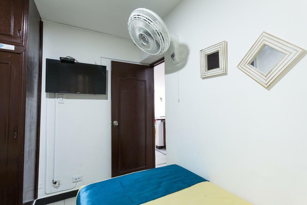 Apartamentos Amoblados Jg De La 70 麦德林 外观 照片